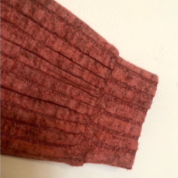 Ofeefan Ribbed Dress - Picture 6 of 7